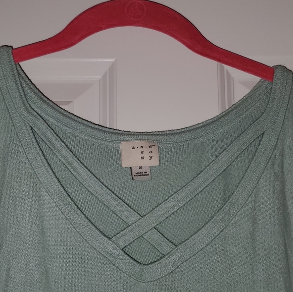 Sweater - Picture 2 of 6